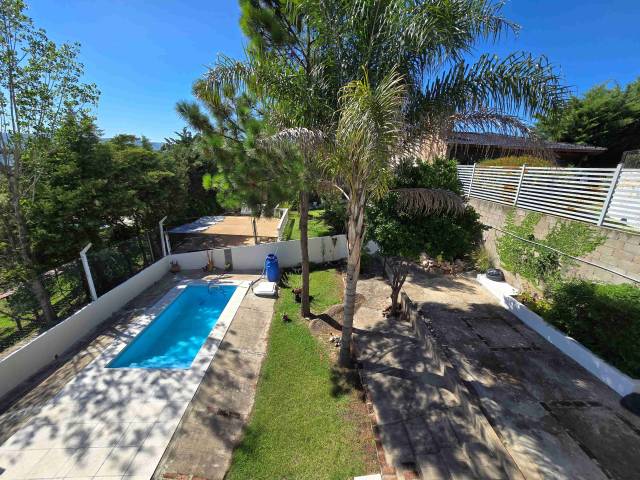 BELLA CASA EN VENTA EN VILLA CARLOS PAZ, CON PILETA, Bº Villa del Lago, Residencial