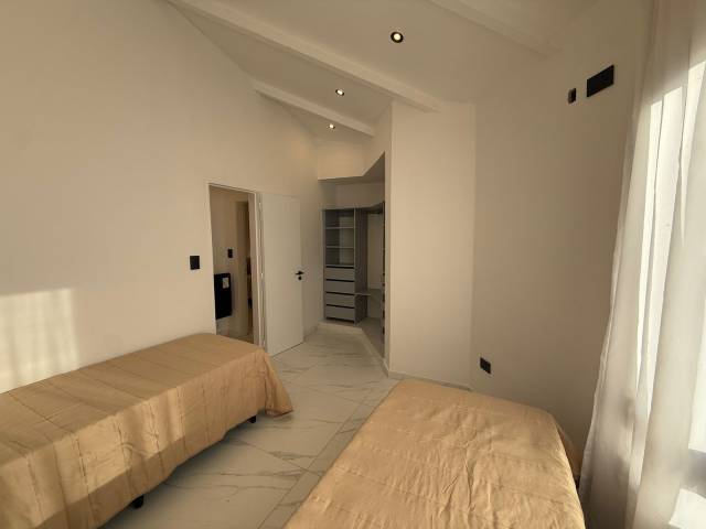 HERMOSA CASA A ESTRENAR EN VENTA EN VILLA CARLOS PAZ, Bº Costa Azul, Todos los Servicios. Gas Nat