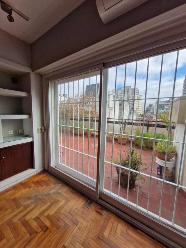 EXCELENTE DEPTO 3 AMBIENTES CON BALCON TERRAZA