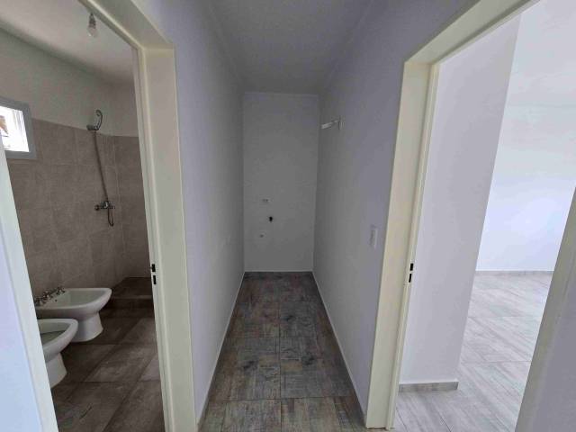 ¡BELLA OPORTUNIDAD! Departamento en venta en Villa Carlos Paz, EDIFICIO FINCAS DEL LAGO 2. frente