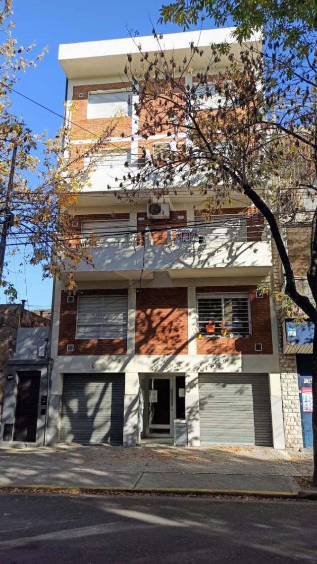 VENTA - SAN LORENZO 3729 - DUPLEX 1 DORMITORIO - 2 BAÑOS -