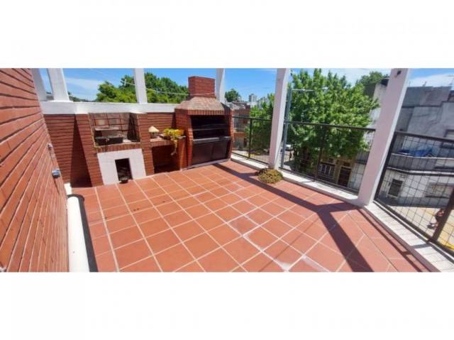 Casa en/venta,5ambt,Liniers,excelente estado, oportunidad,cochera,zonaresidencial, buena ubicación y estado general, esquina