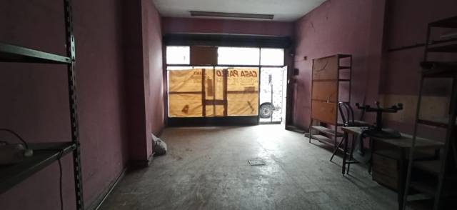 LOCAL EN VENTA SOBRE AV. VIAMONTE. LANUS O.