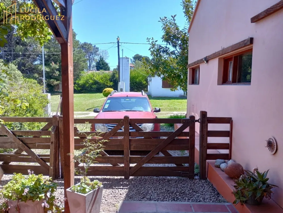 Casa en Venta Las Lomas de Miramar. Estado Excelente. 3 Habitaciones. 2 Baños. Apto Crédito