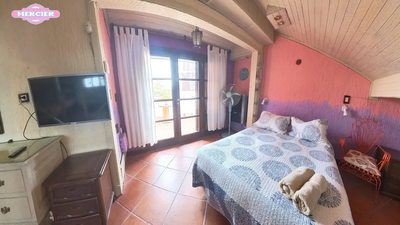 Hotel u Hostería en Venta Zona V de Miramar. Estado Excelente. 5 Habitaciones. 4 Baños. Apto Crédito