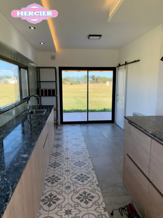 Casa en Venta Golf Club de Miramar. Estado Excelente. 3 Habitaciones. 3 Baños. Apto Crédito