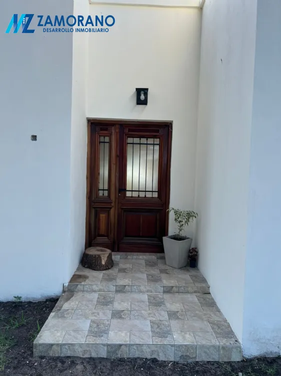 Casa en Venta Las Lomas de Miramar. Estado Muy Bueno. 3 Habitaciones. 2 Baños. Apto Crédito