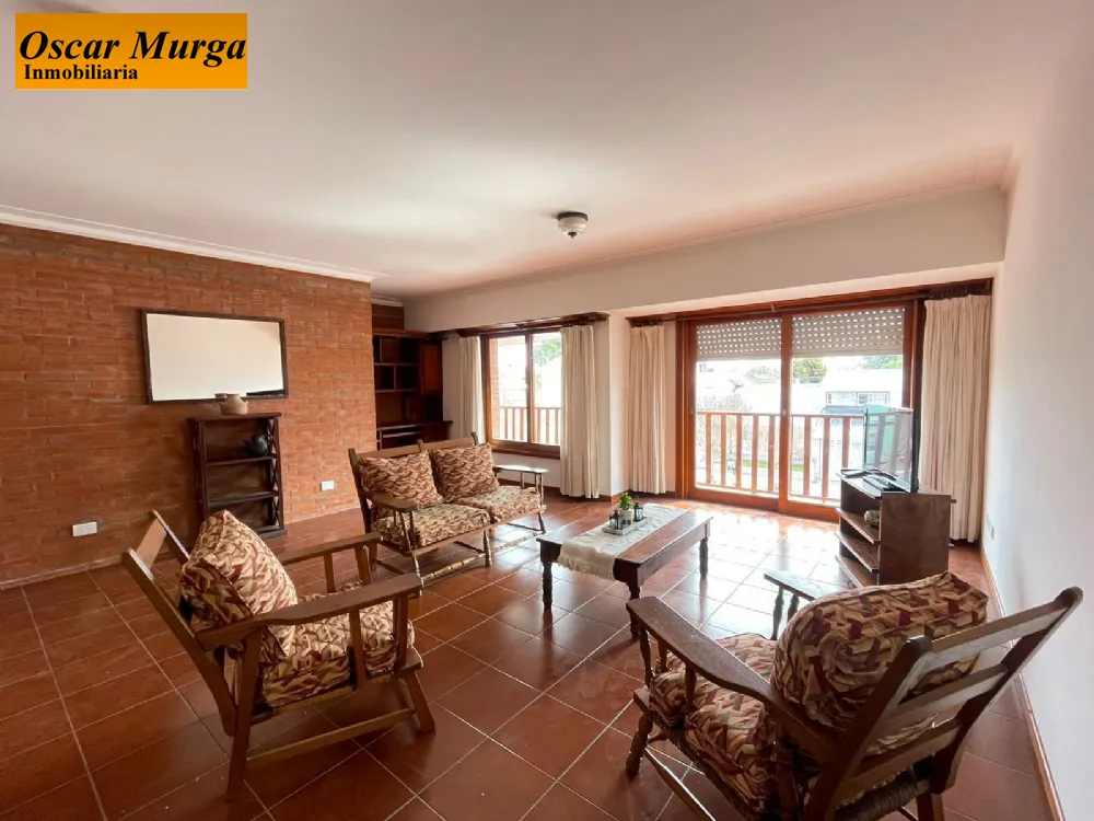 Chalet en Venta Zona II de Miramar. Estado Excelente. 3 Habitaciones. 2 Baños. Apto Crédito