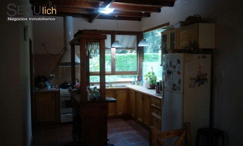 Casa en Venta Zona Sin Indicar de Miramar. Retasado a U$S 120000. 1 Habitación. 1 Baño.