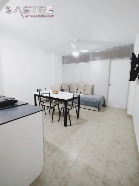 Departamento en Alquiler Temporario Zona I de Miramar. Estado Bueno. 1 Habitación. 1 Baño. Temporada Verano 2025