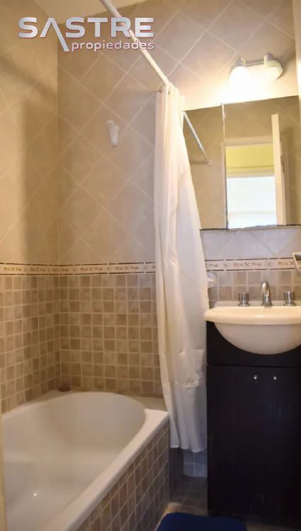 Departamento en Alquiler Temporario Zona I de Miramar. Estado Muy Bueno. 1 Habitación. 1 Baño. Temporada Verano 2025