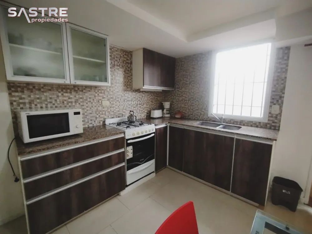 Dúplex en Alquiler Temporario Zona I de Miramar. Estado Excelente. 2 Habitaciones. 1 Baño. Temporada Verano 2025