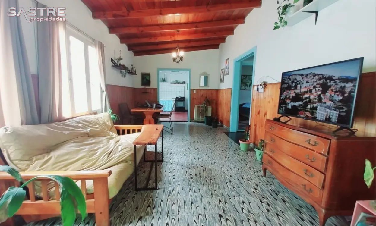 Chalet en Alquiler Temporario Zona Todo el año de Miramar. Estado Muy Bueno. 2 Habitaciones. 1 Baño. Temporada Verano 2025