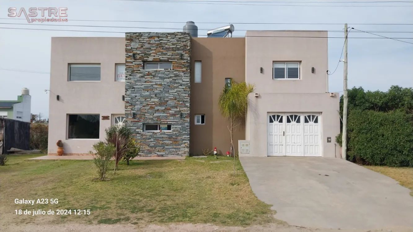 Chalet en Venta Zona IV de Miramar. Estado Muy Bueno. 3 Habitaciones. 2 Baños. Apto Crédito
