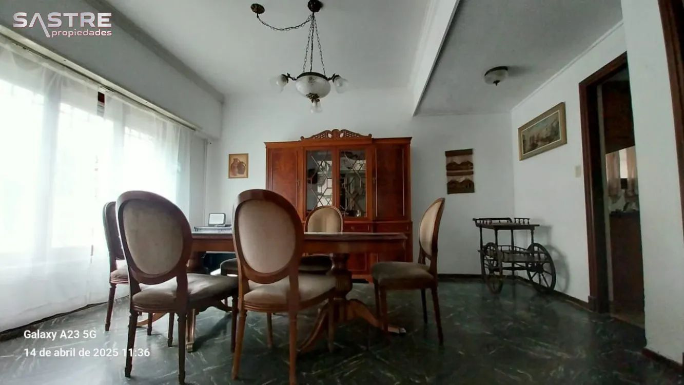 Chalet en Venta Zona IV de Miramar. Estado Muy Bueno. 5 Habitaciones. 4 Baños. Apto Crédito