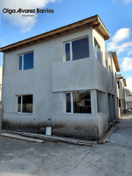 Dúplex en Venta Zona VI de Miramar. Estado Muy Bueno. 2 Habitaciones. 2 Baños. Apto Crédito