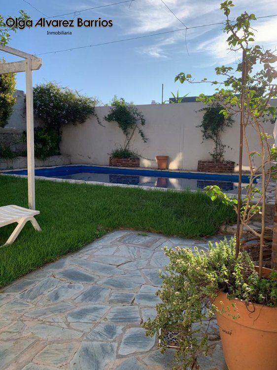 Casa en Venta Centro de Otamendi. Estado Muy Bueno. 4 Habitaciones. 3 Baños. Apto Crédito