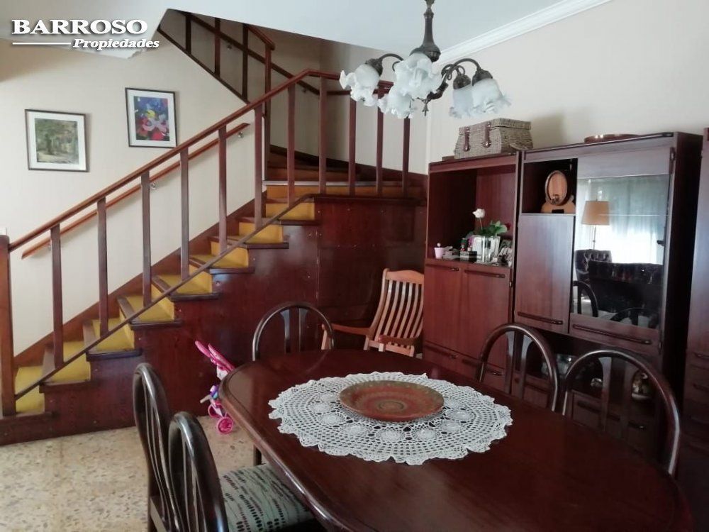 Chalet en Venta Zona IV de Miramar. Retasado a U$S 135000. 4 Habitaciones. 4 Baños.