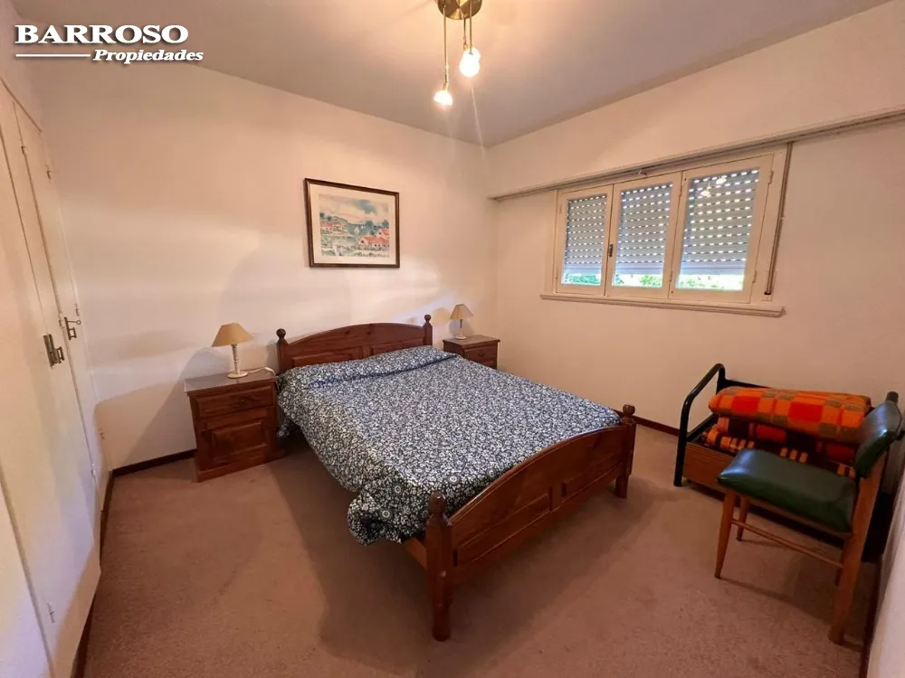 Chalet en Venta Zona I de Miramar. Estado Muy Bueno. 5 Habitaciones. 4 Baños. Apto Crédito