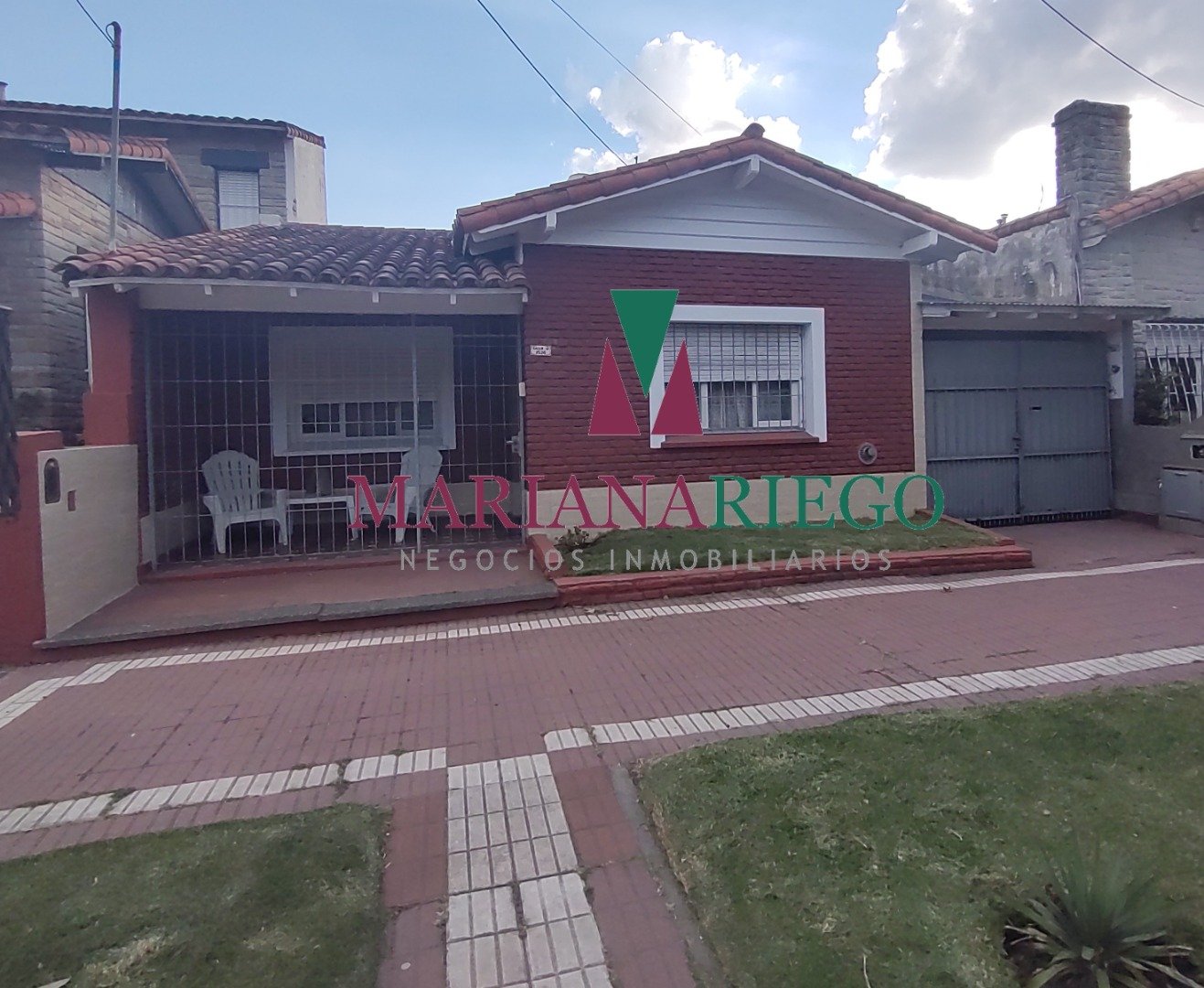 Casa en Venta Zona II de Miramar. Estado Bueno. 3 Habitaciones. 2 Baños.