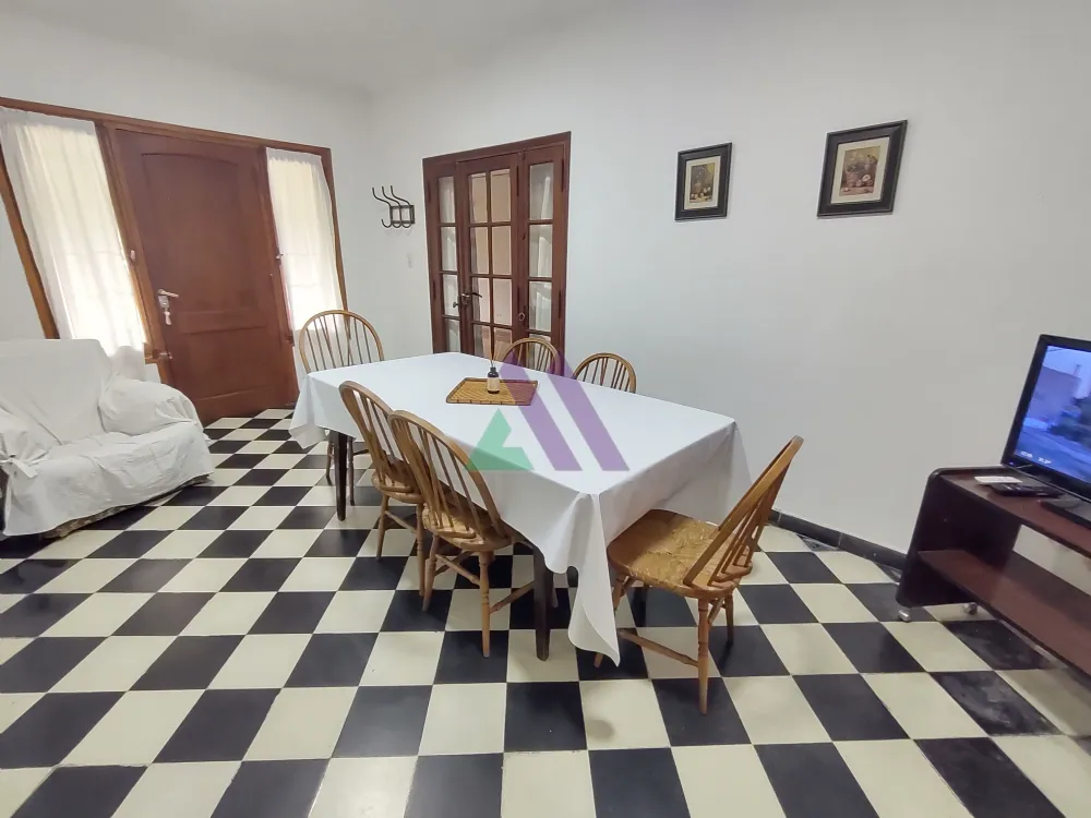 Casa en Venta Zona IV de Miramar. Estado Muy Bueno. 2 Habitaciones. 2 Baños. Apto Crédito