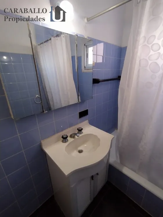 Departamento en Venta Zona I de Miramar. Estado Muy Bueno. 1 Habitación. 1 Baño.
