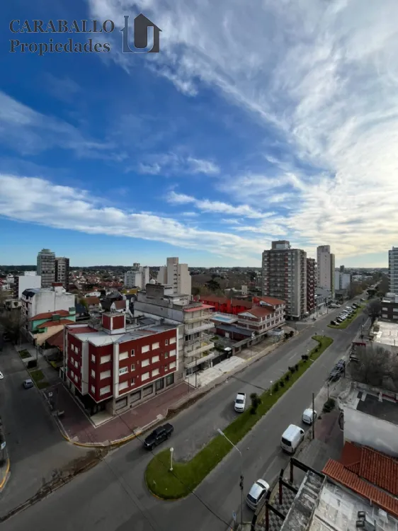 Departamento en Venta Zona I de Miramar. Estado A Reciclar. 1 Habitación. 1 Baño.