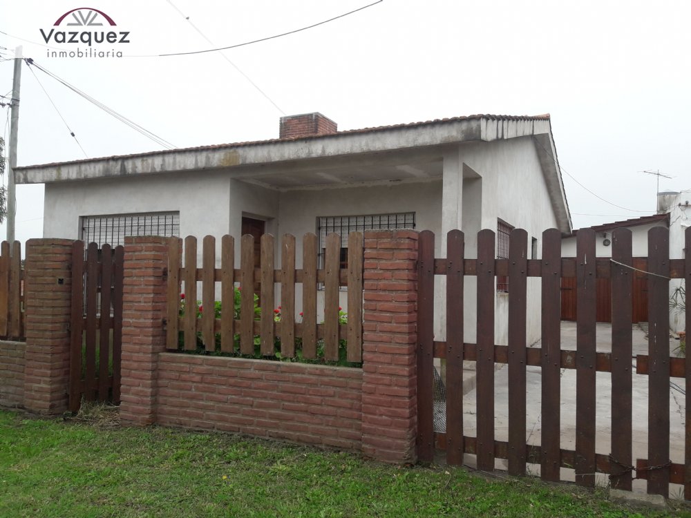 Casa en Venta Zona Todo el año de Miramar. Estado Bueno. 2 Habitaciones. 1 Baño. Apto Crédito