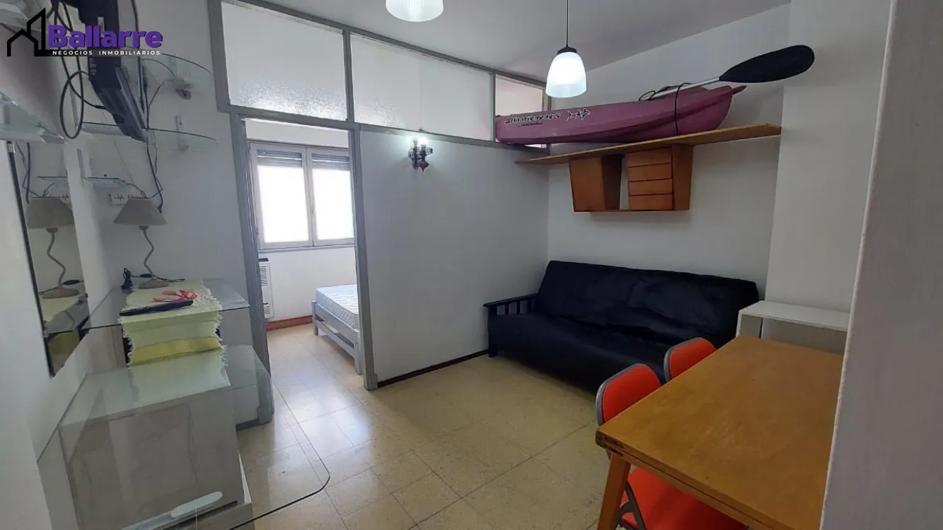 Departamento en Venta Zona IV de Miramar. Estado Muy Bueno. 1 Habitación. 1 Baño. Apto Crédito
