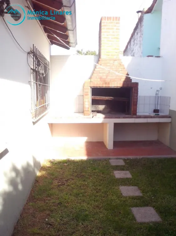 Chalet en Venta Zona II de Miramar. Estado Excelente. 4 Habitaciones. 2 Baños. Apto Crédito