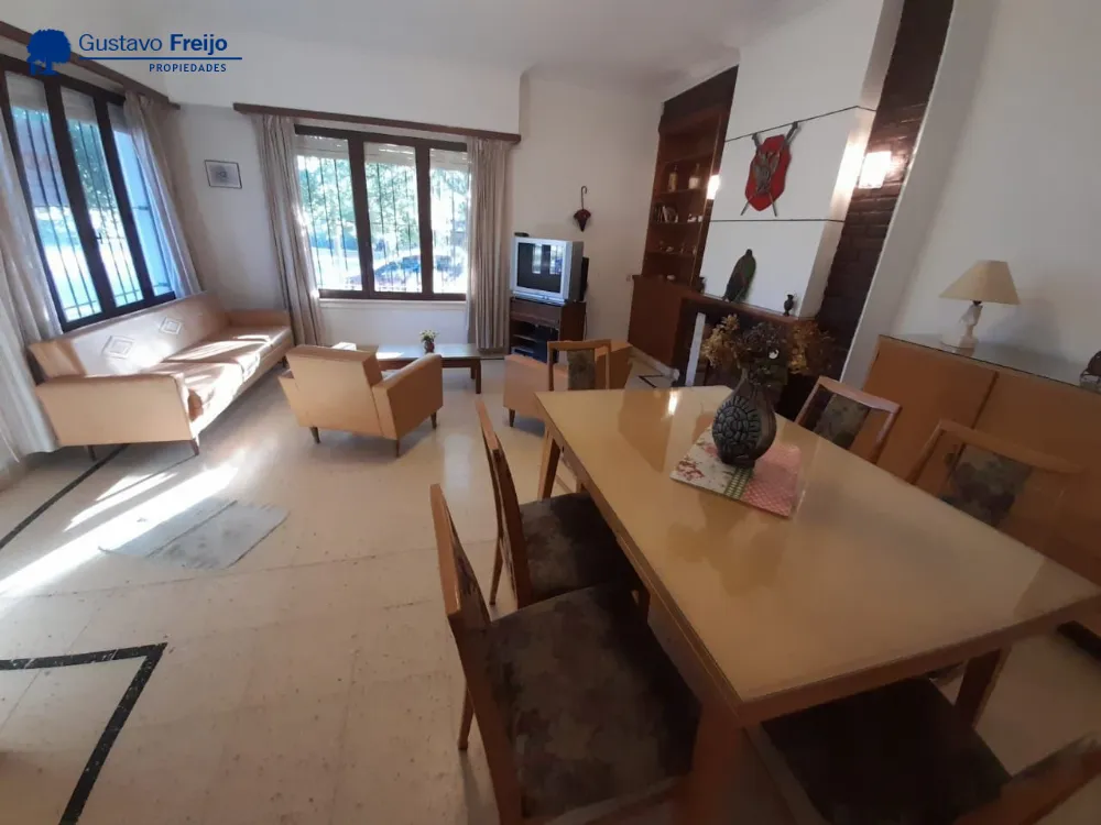 Casa en Venta Zona IV de Miramar. Retasado a U$S 100000. 3 Habitaciones. 2 Baños.