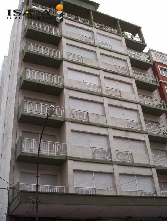 Departamento en Venta Zona I de Miramar. Estado Muy Bueno. 3 Habitaciones. 2 Baños. Apto Crédito