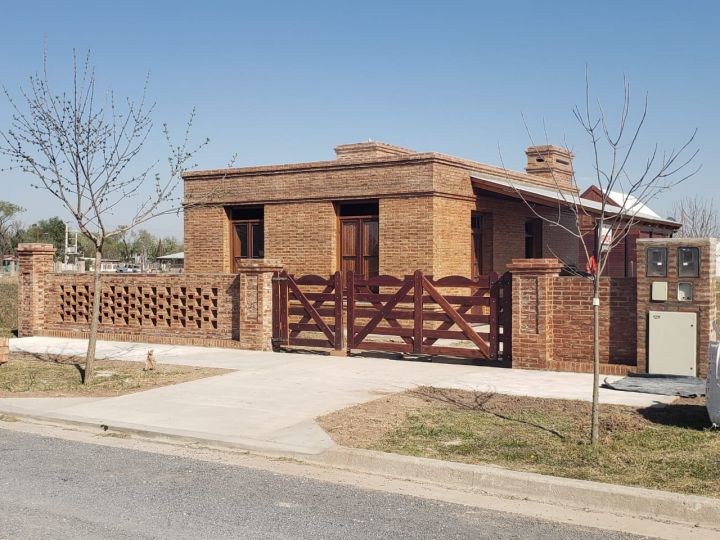 CASA en Andino. Excelente. Acepto vehículo