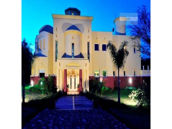 EL BOSQUE CASA EN VENTA  5 DORMITORIOS