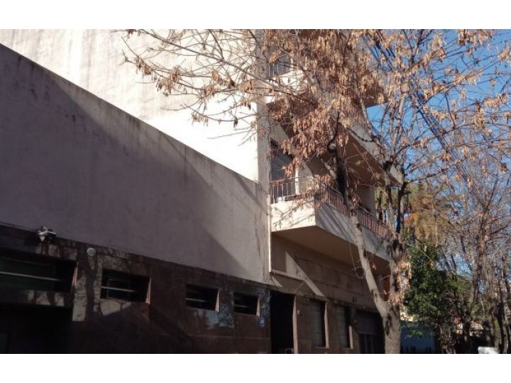 (V/LUGANO, CLÍNICA C/ CONSULTORIOS EXTERNOS)APTO:HOSTEL,GERIATRICO,OSOCIAL/SIMILARES