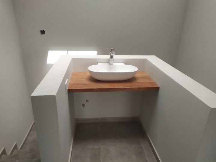 COLINAS DE MANANTIALES - A ESTRENAR POSIBILIDAD DE PILETA Y GALERIA CUBIERTA
