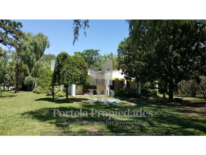 CASA QUINTA DE 3 AMBIENTES CON PILETA