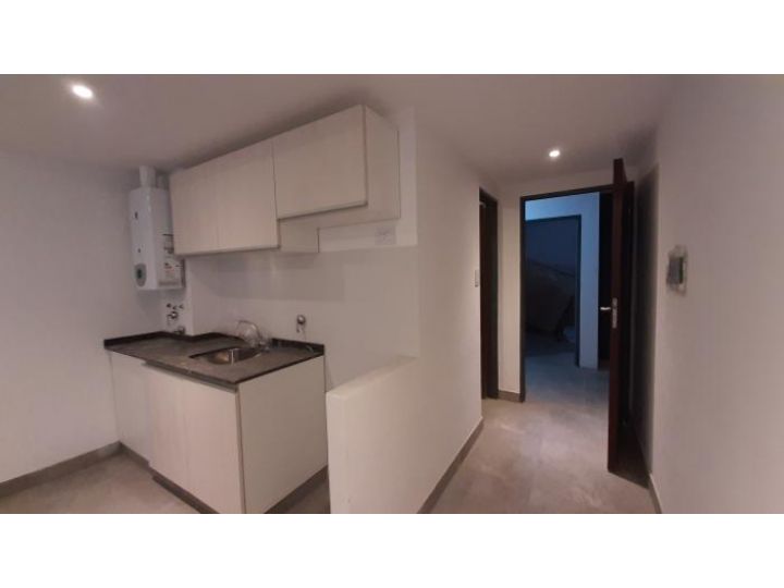 Departamento de 1 dormitorio al frente. Francia al 800- Entrega Inmediata