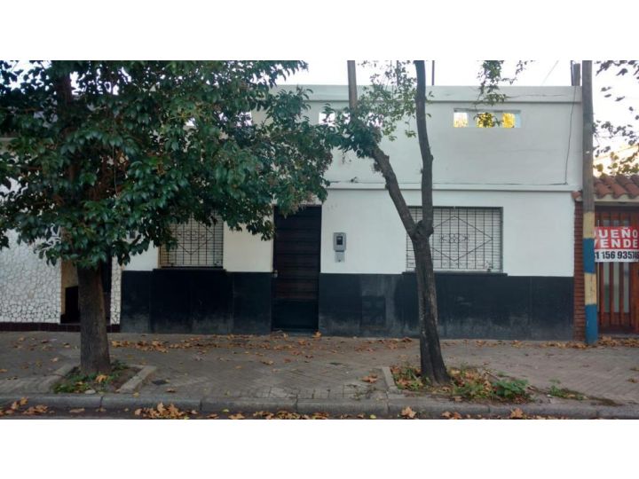 CASA DE 2 DORMITORIOS EN ARROYITO