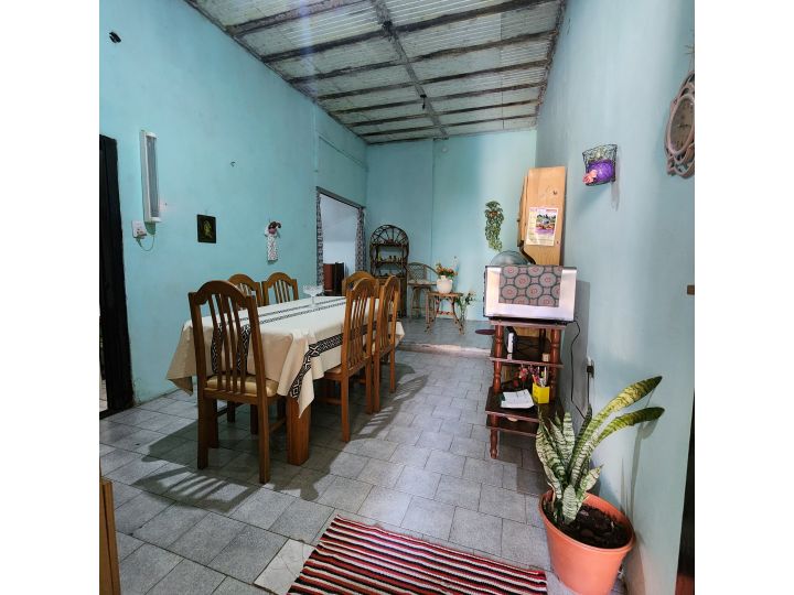 OPORTUNIDAD CASA DE PASILLO - TRES DORMITORIOS
