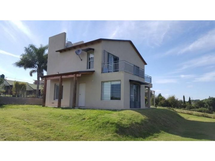 2 duplex con vista al rio sobre amplio terreno! A metros de Av. Esteban Lonne