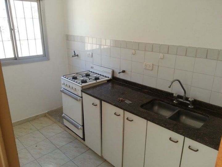 NUEVA CORDOBA - VENTA - 1 DORMITORIO CON 2 PATIOS - PJE ESPAÑA 1300