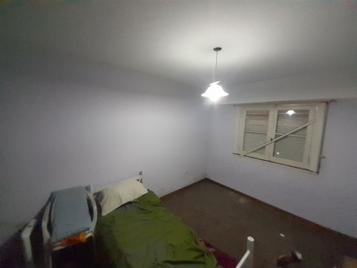 CASA A MEJORAR EN VENTA- ITUZAINGO -3AMB CON PARQUE Y COCHERA-VILLA ARIZA
