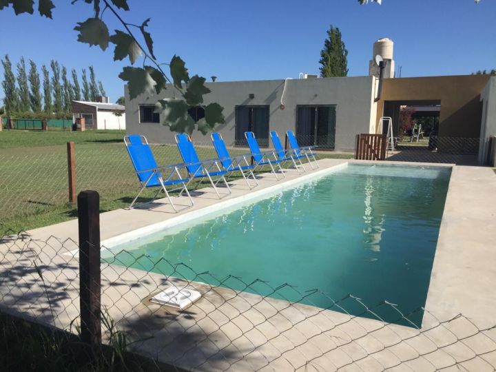 VENTA CASA DOS DORMITORIOS CON PISCINA IBARLUCEA BARRIO TERRUÑO