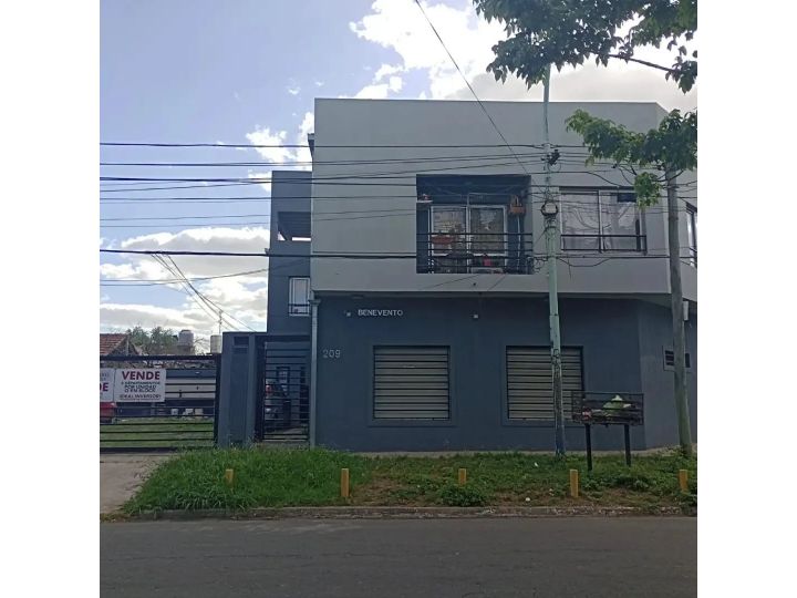 Depto De Dos Ambientes En Planta Baja En Venta