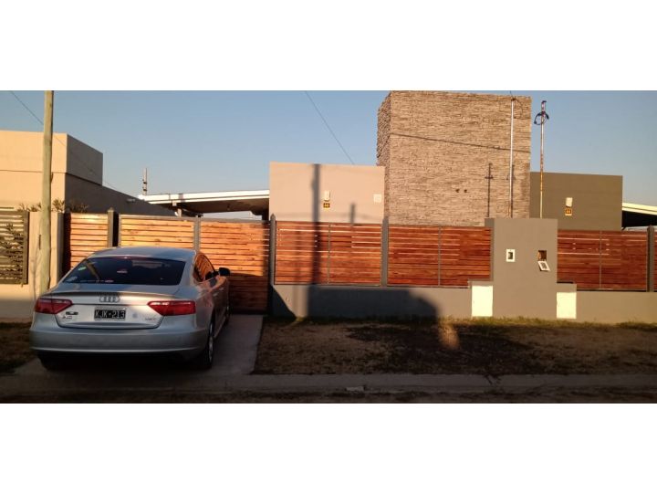 CASA EN LAS ACEQUIAS