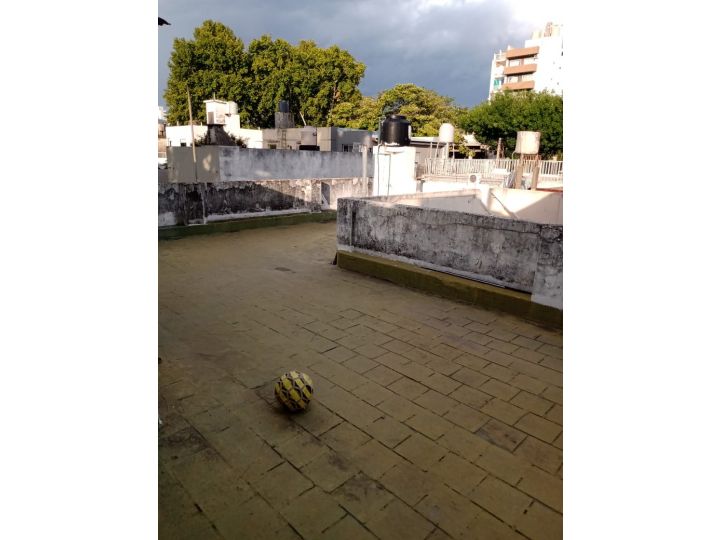 VENTA CASA  DE PASILLO UNICA EN ALSINA 900