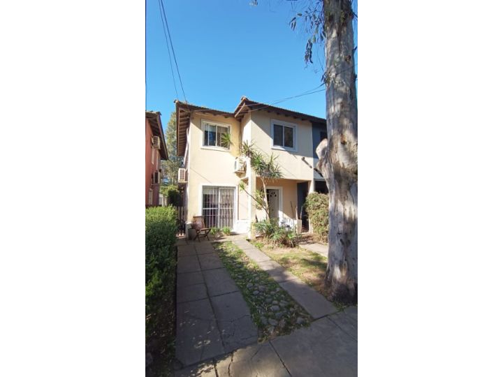 Casa en Venta de 4 ambientes dentro de Barrio Cerrado
