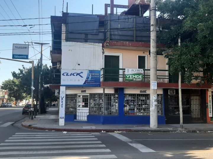 Venta complejo 3 deptos y 4 locales B° Alta Cordoba R Peña 1606