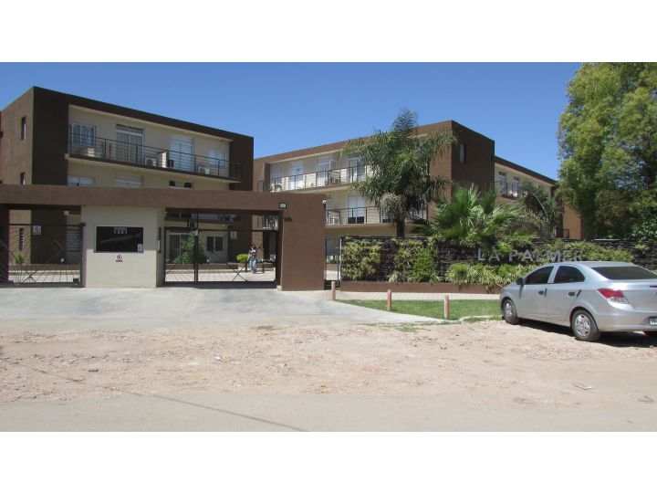 Departamento de 3 ambientes con Cochera en Complejo la Palmera Moreno